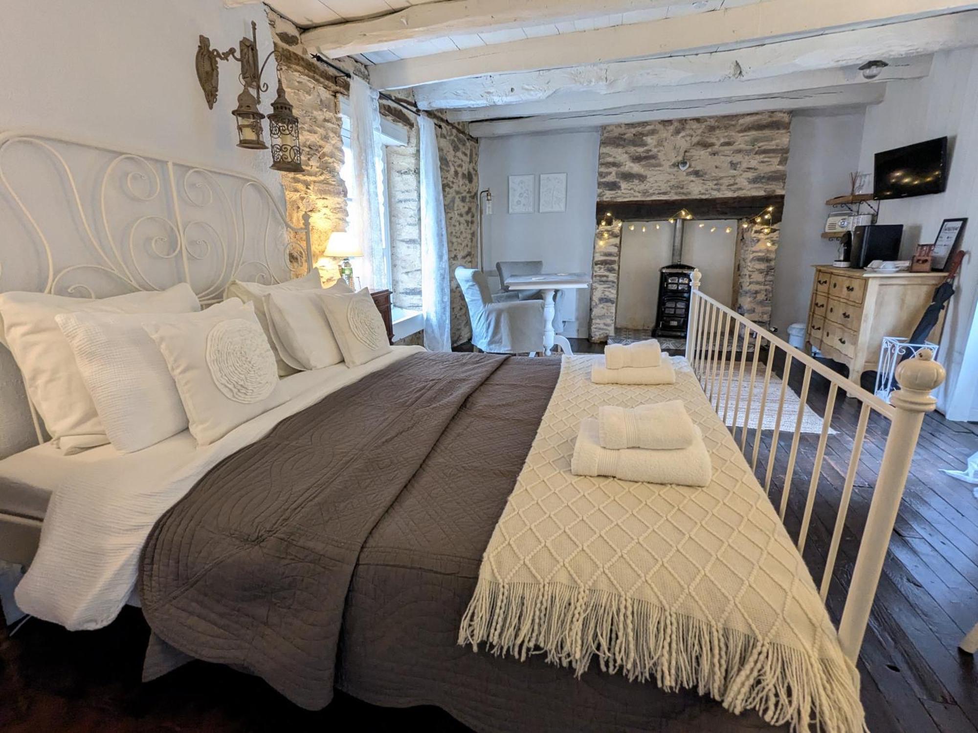 Sous Le Chateau Jumilhac-le-Grand エクステリア 写真